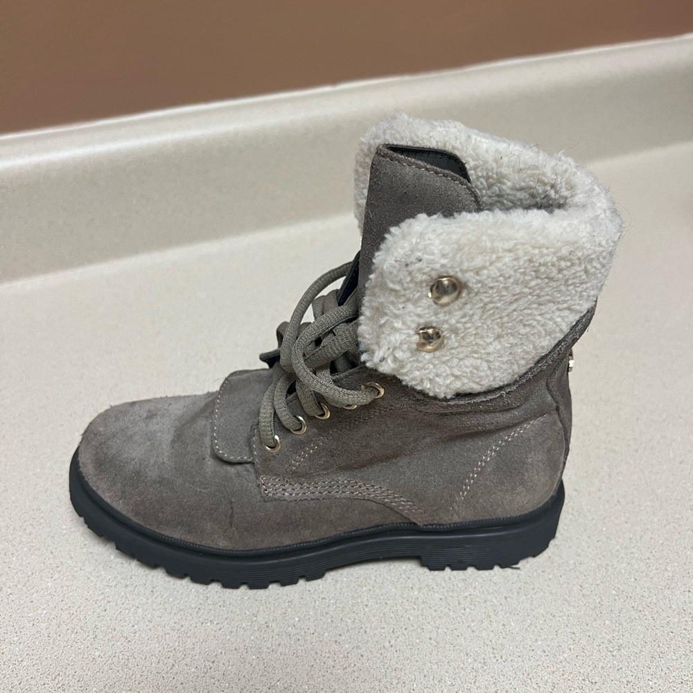 Girls Moncler Boots size 32